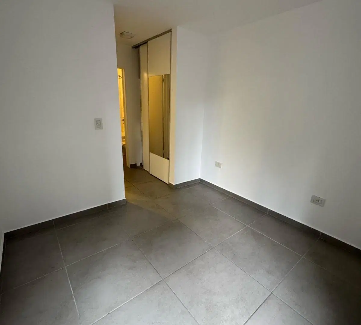 Alquilo departamento de 1 dormitorio en Bv illia 518 casi esquina parana en  Nueva Cordoba 4