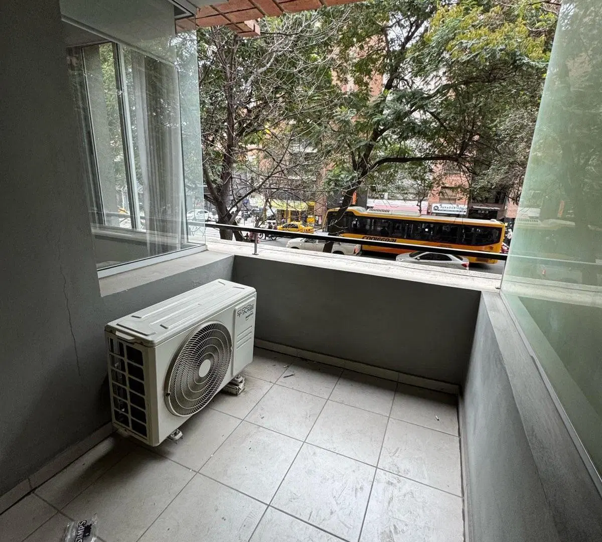 Alquilo departamento de 1 dormitorio en Bv illia 518 casi esquina parana en  Nueva Cordoba 5