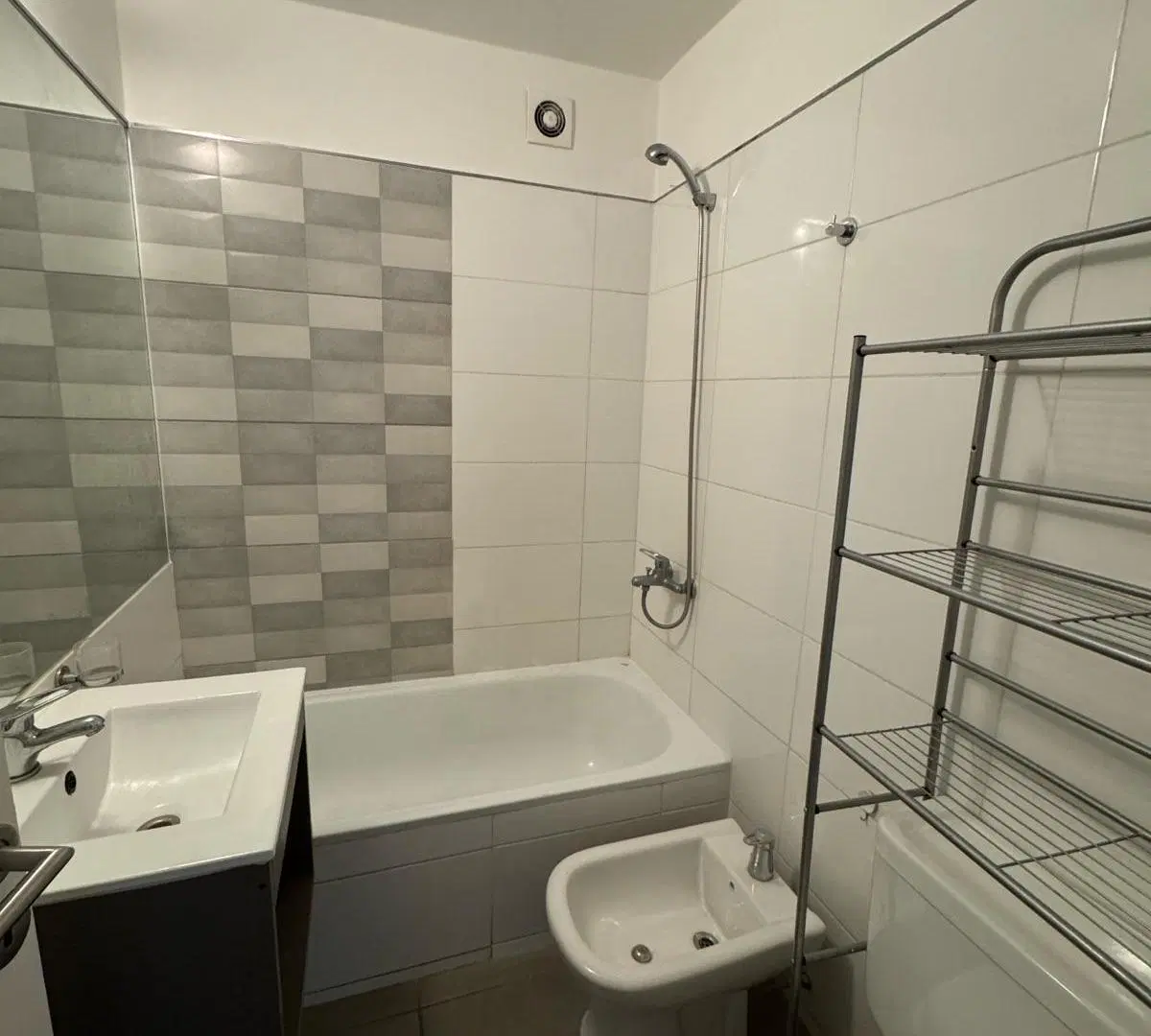 Alquilo departamento de 1 dormitorio en Bv illia 518 casi esquina parana en  Nueva Cordoba 2