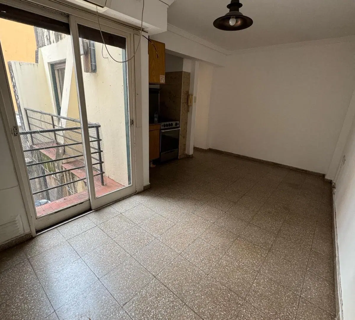 Alquilo departamento de 1 dormitorio frente a la plaza san martin en barrio Centro 1
