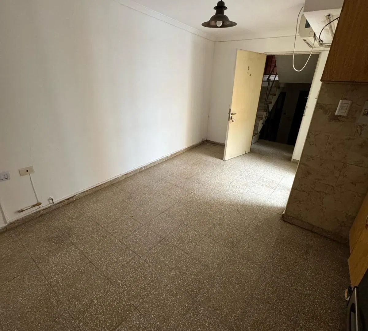 Alquilo departamento de 1 dormitorio frente a la plaza san martin en barrio Centro 5