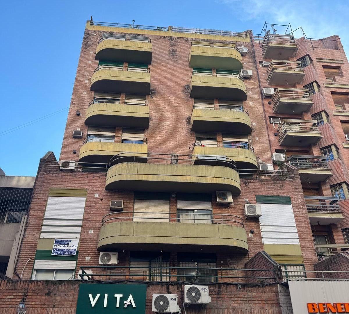 Alquilo departamento de 1 dormitorio en san lorenzo 237 casi esquina chacabuco en Nueva Cordoba