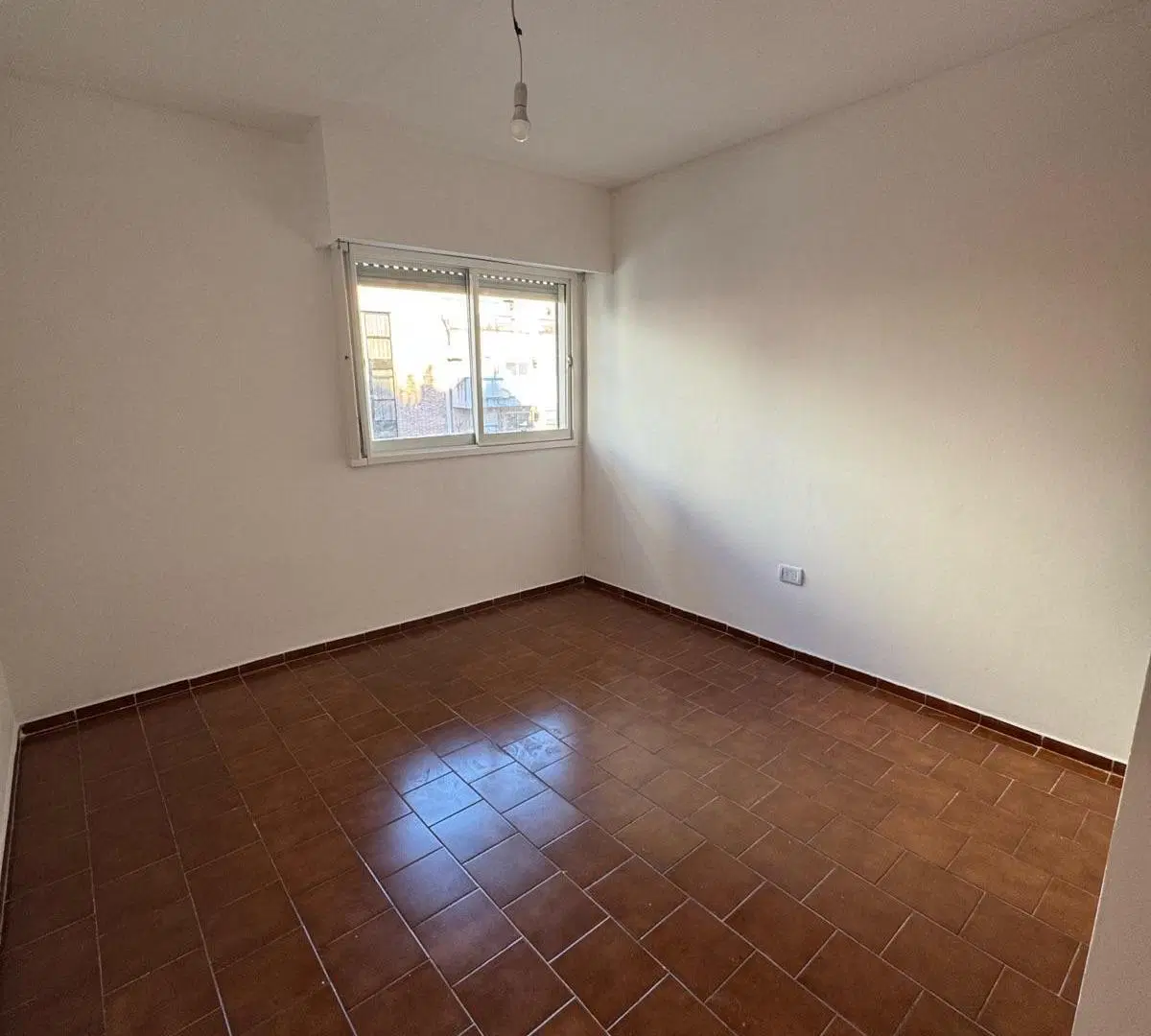 Alquilo departamento de 1 dormitorio en san lorenzo 237 casi esquina chacabuco en Nueva Cordoba 3