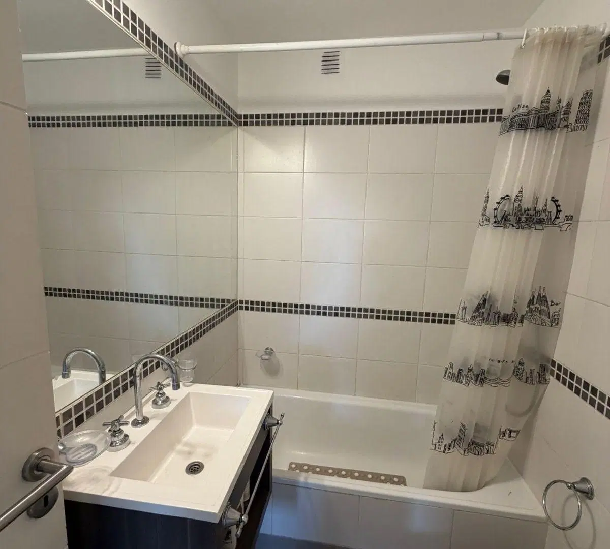 Departamento en venta de 1 dormitorio a metros de Ciudad Universitaria y Parque Las Tejas 1