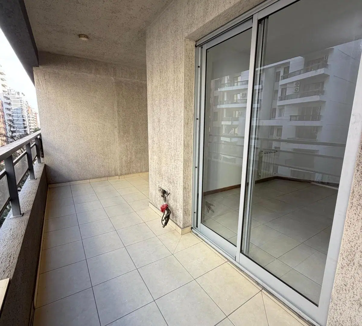 Alquilo departamento de 1 dormitorio en Ituzaingo 958 a metros de plaza españa en Nueva Córdoba 5