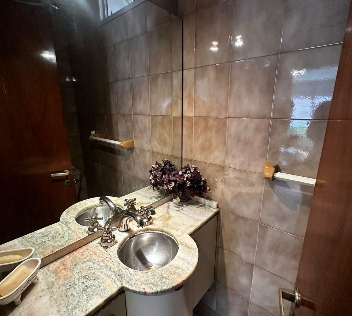 Foto de Departamento en venta de 3 dormitorios sobre Estrada esquina, imagen 1