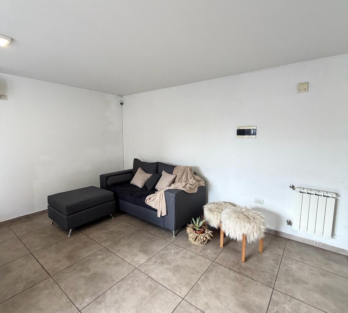 Foto de Vendo Departamento 2 dormitorios con terraza propia en Obispo Trejo al, imagen 1