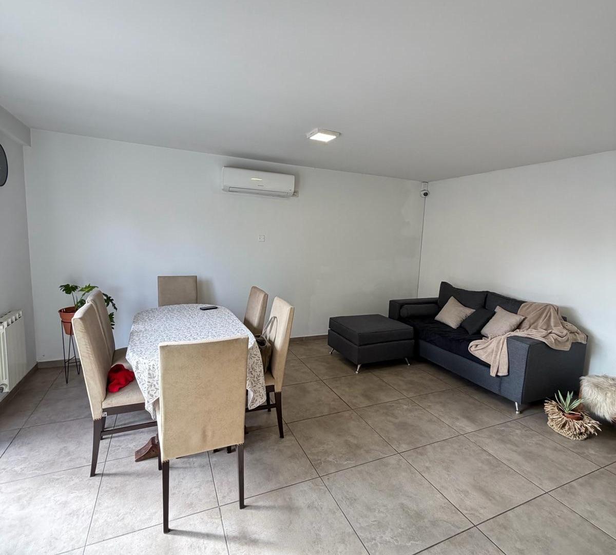 Foto de Vendo Departamento 2 dormitorios con terraza propia en Obispo Trejo al, imagen 2
