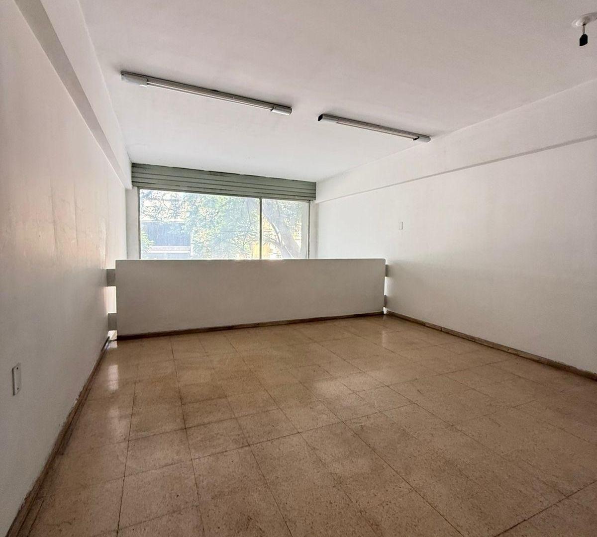 Foto de Excelente Local comercial en Bv. Chacabuco casi 25 de mayo, imagen 2