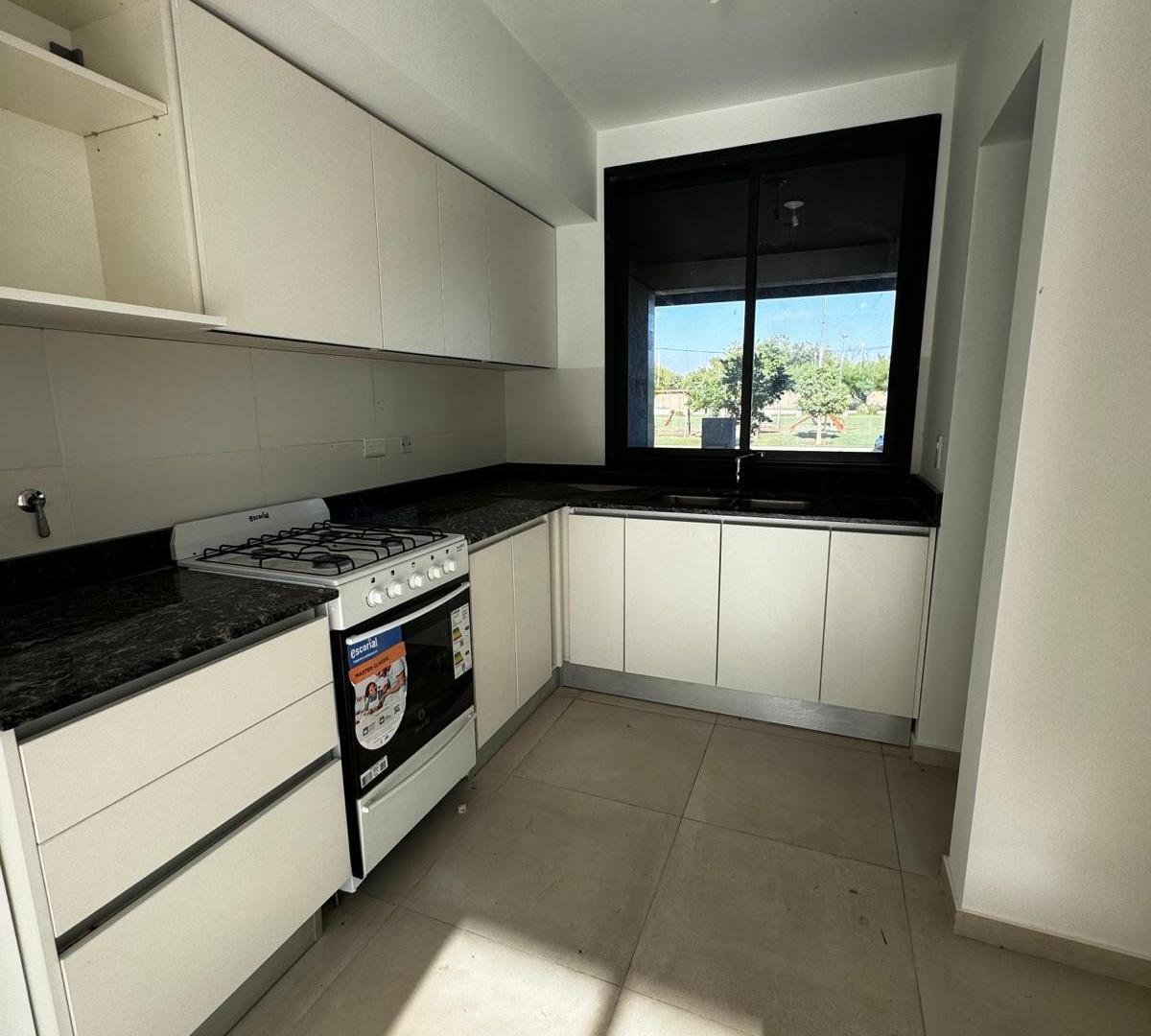 Foto de Alquilo duplex en Claros del Bosque, imagen 2