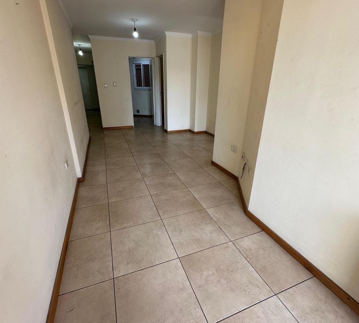 Foto de Alquilo departamento de 1 dormitorio en Bv san juan 85 a metros del, imagen 2