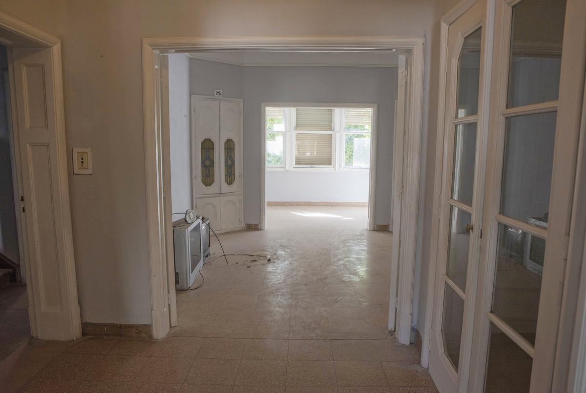 Venta Importante Casona, Apto Institución. Barrio Martin 2
