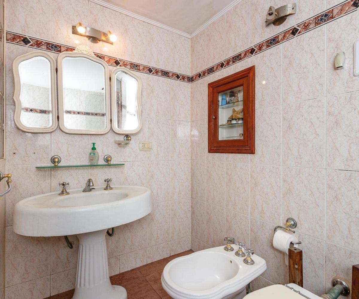 En Venta Casa en Planta Alta a m de Bv Oroño 4