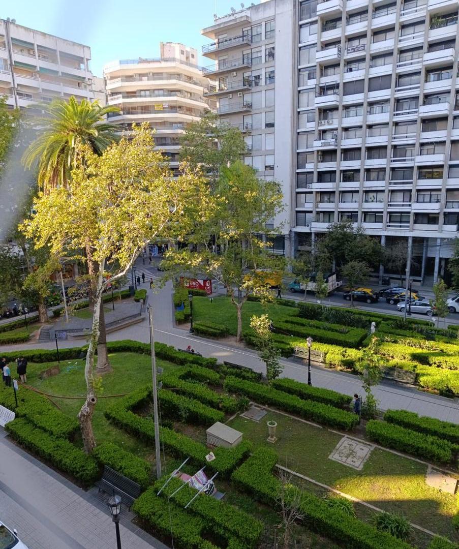 Foto de Departamento de 1 Dormitorio con vista a Plaza Pringles, imagen 2