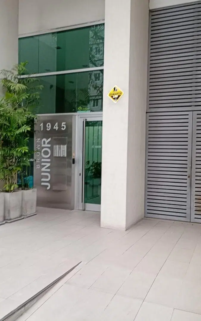 Venta cochera edificio Junior 1