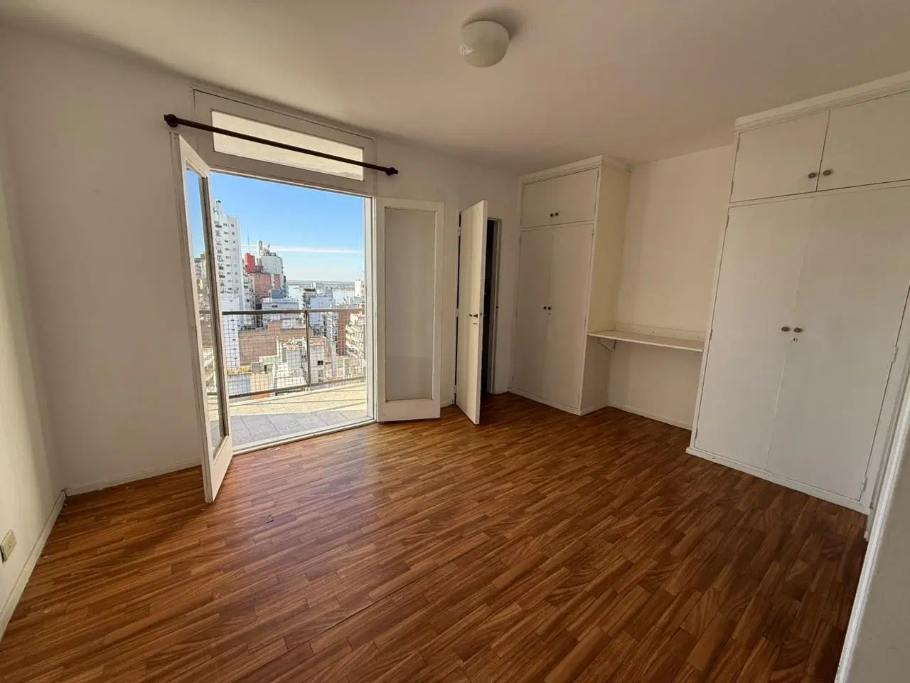 Oportunidad un dormitorio vista al Rio 5