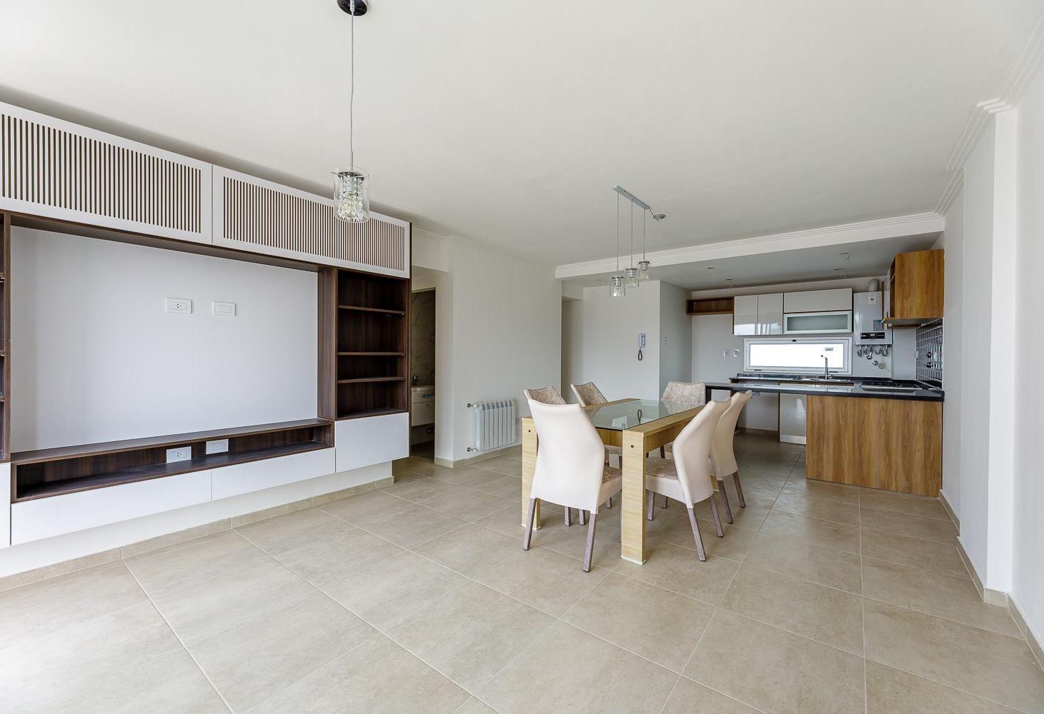 Foto de Venta tres dormitorios con cochera zona centro, imagen 4