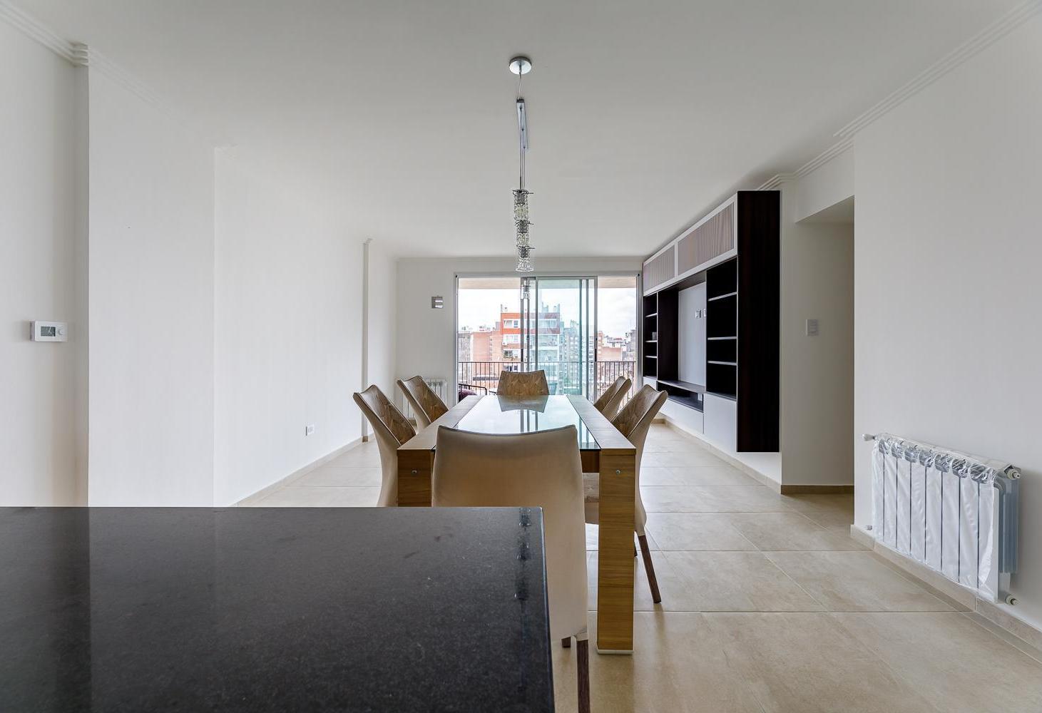 Foto de Venta tres dormitorios con cochera zona centro, imagen 1