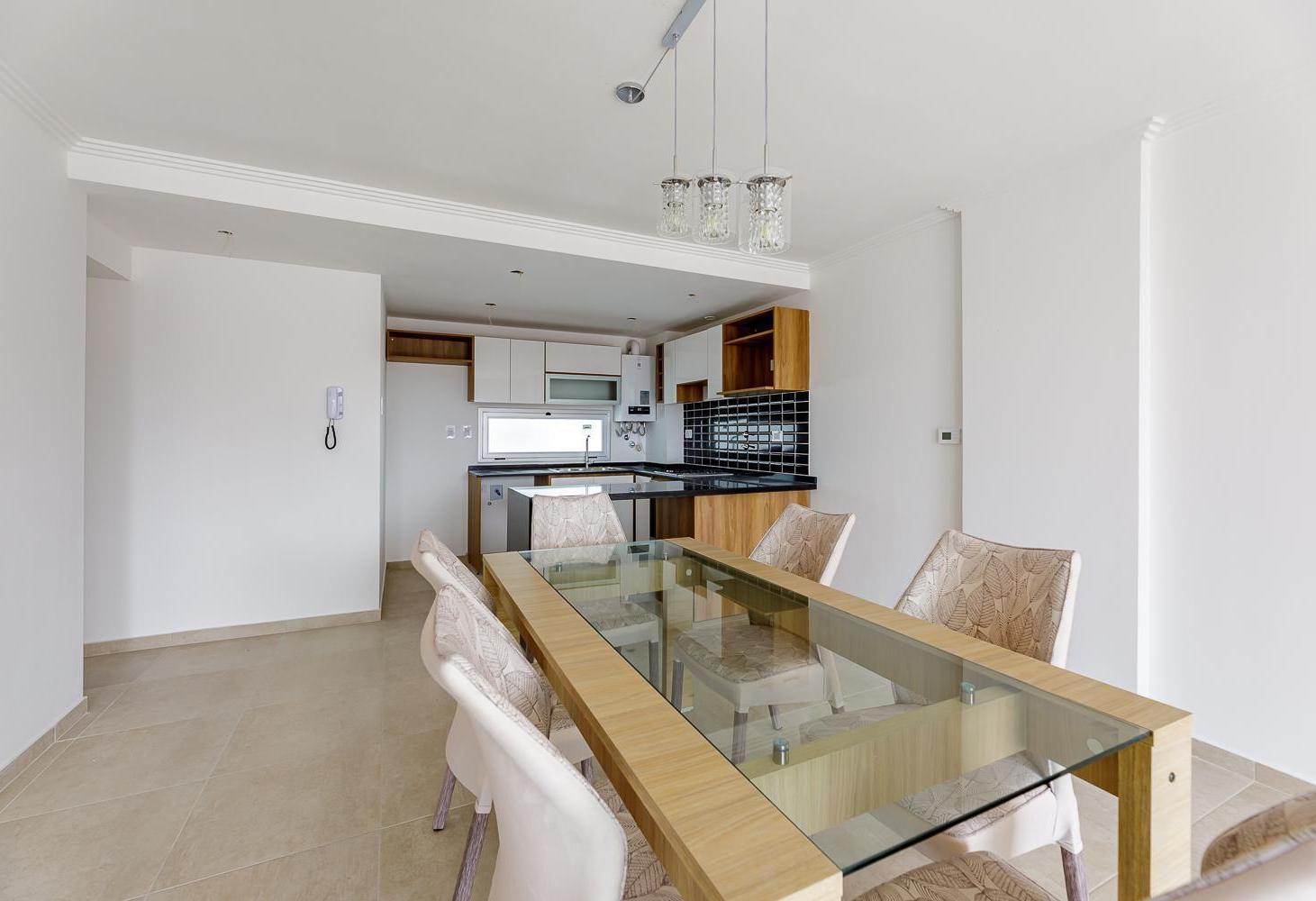 Foto de Venta tres dormitorios con cochera zona centro, imagen 5