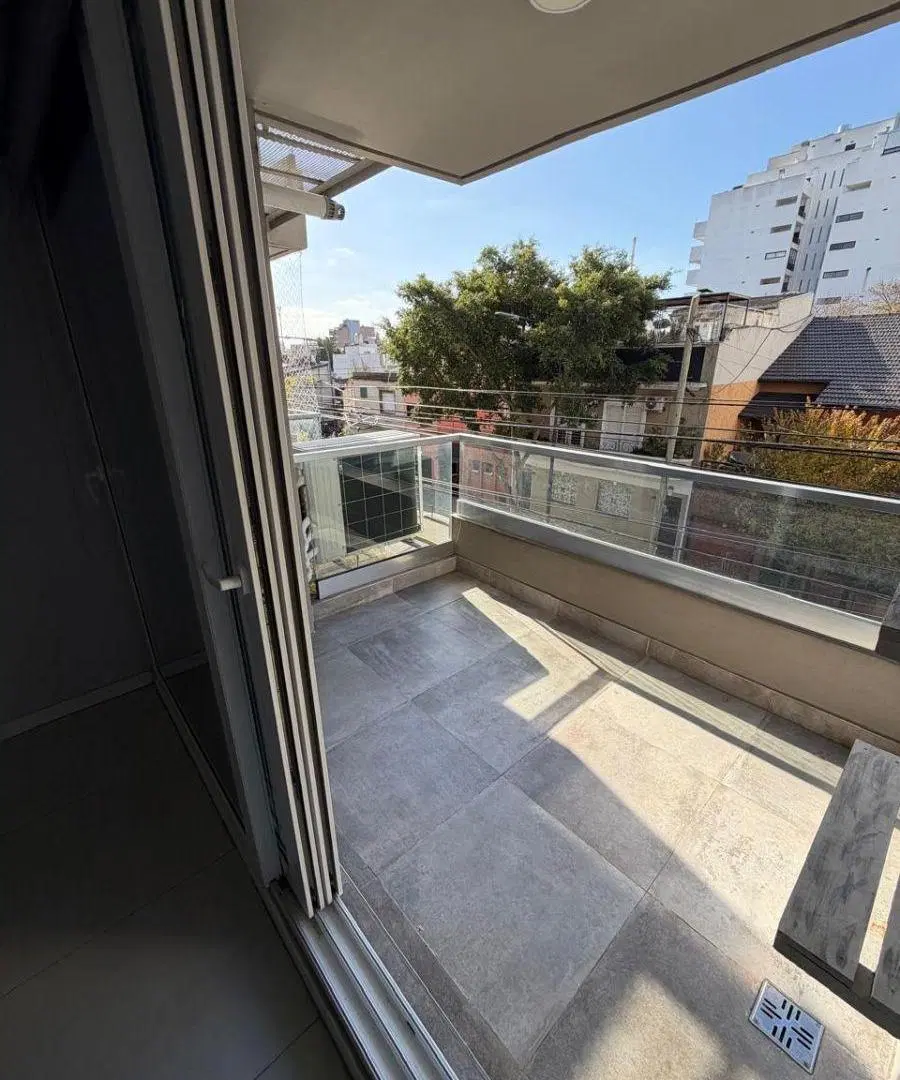 Excelente Departamento de 3 Ambientes con cochera 5