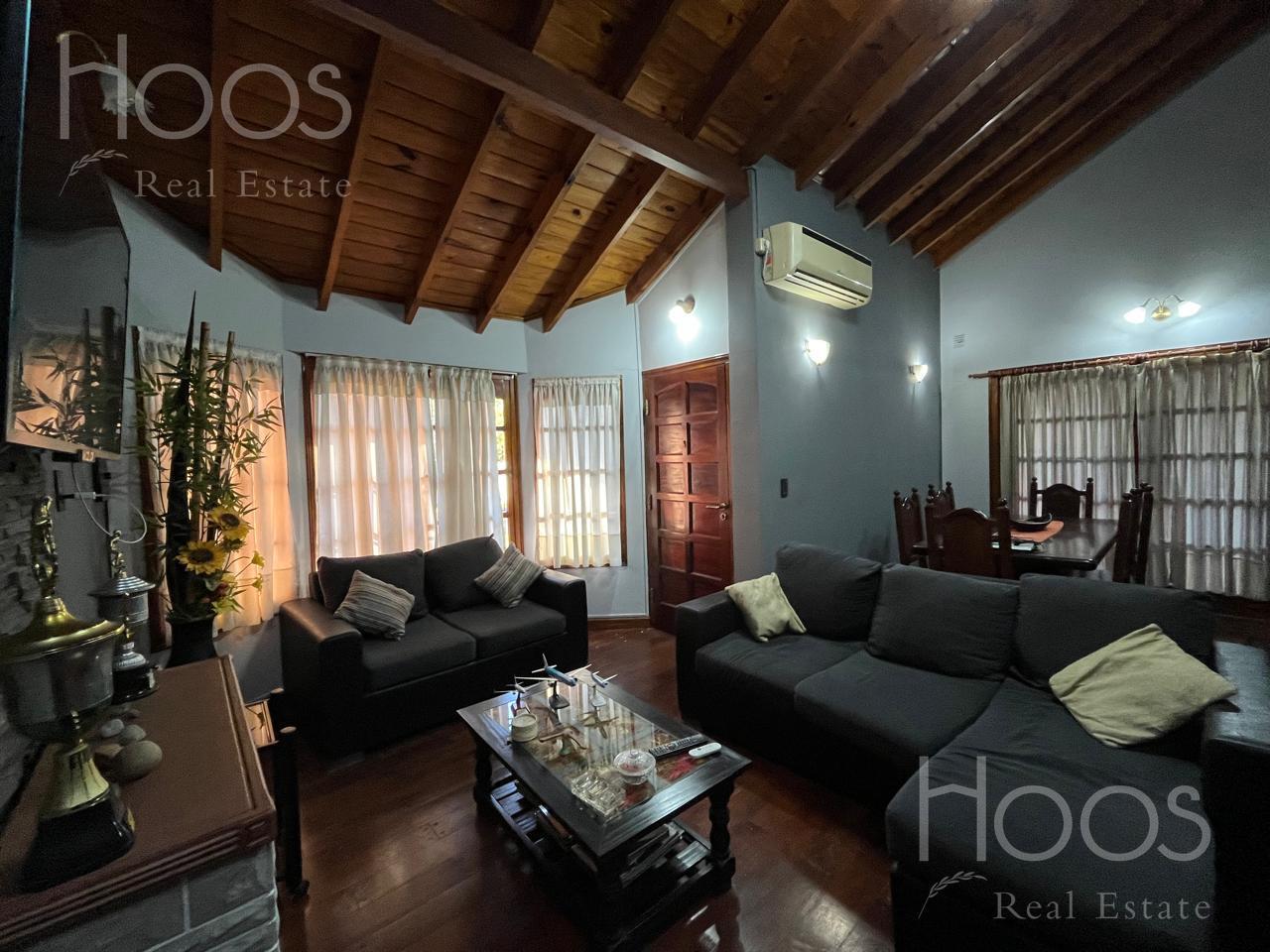 Foto de Casa 4 ambientes con quincho, parrilla jardin y pileta en Ituzaingó, imagen 1