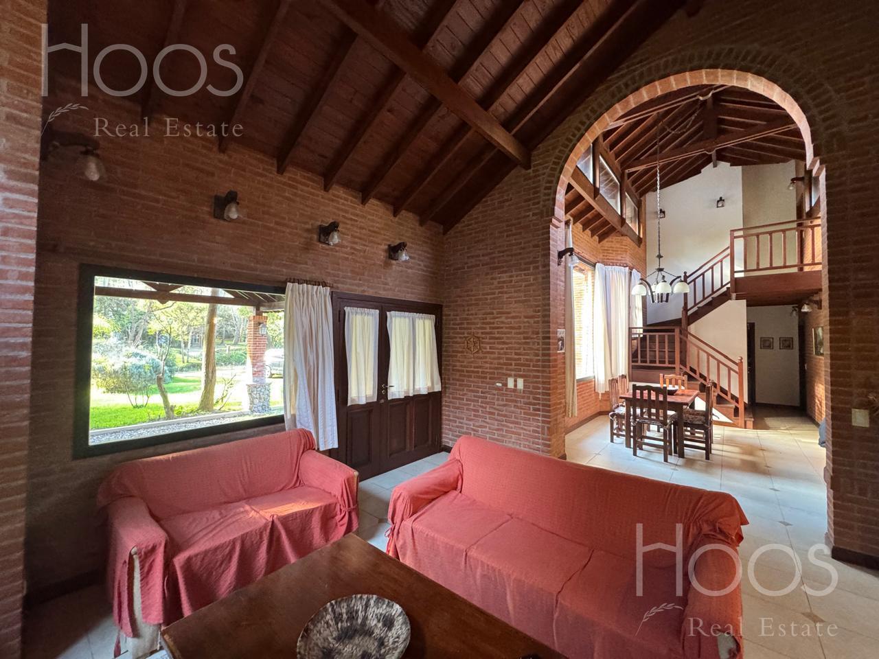 Foto de Casa en Carilo Pileta Climatizada 10 personas Quincho Parrilla Jacuzzi!, imagen 5