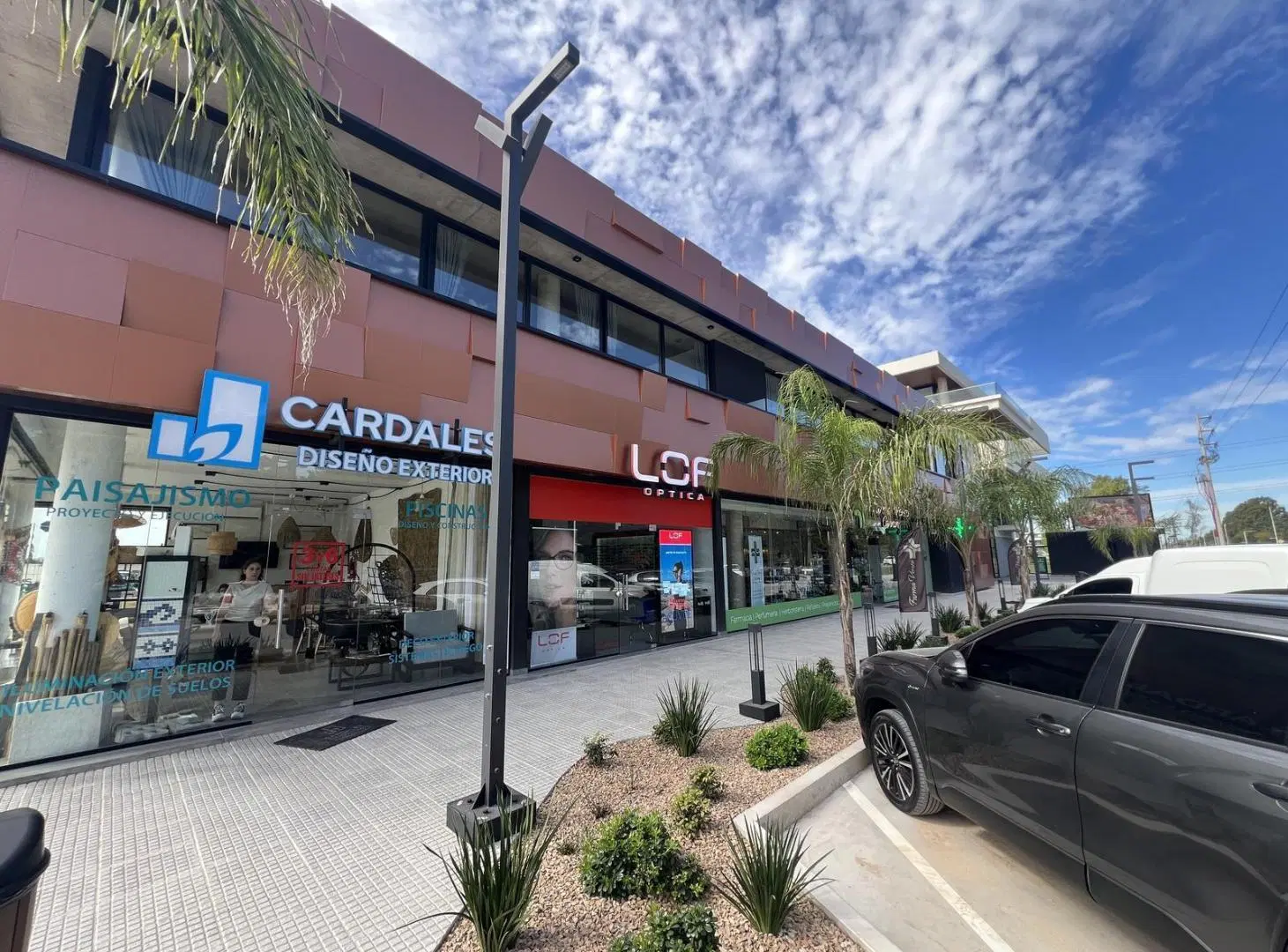 Local de 40m en esquina en Via Vento Canning 2