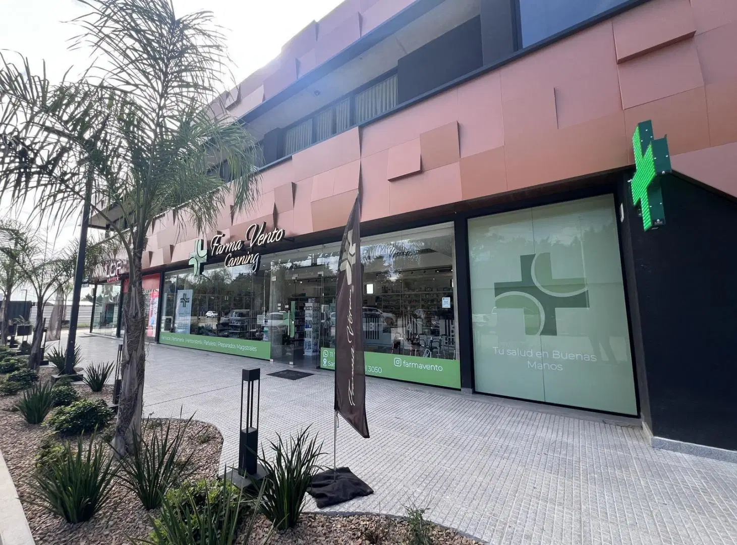 Local de 40m en esquina en Via Vento Canning 1