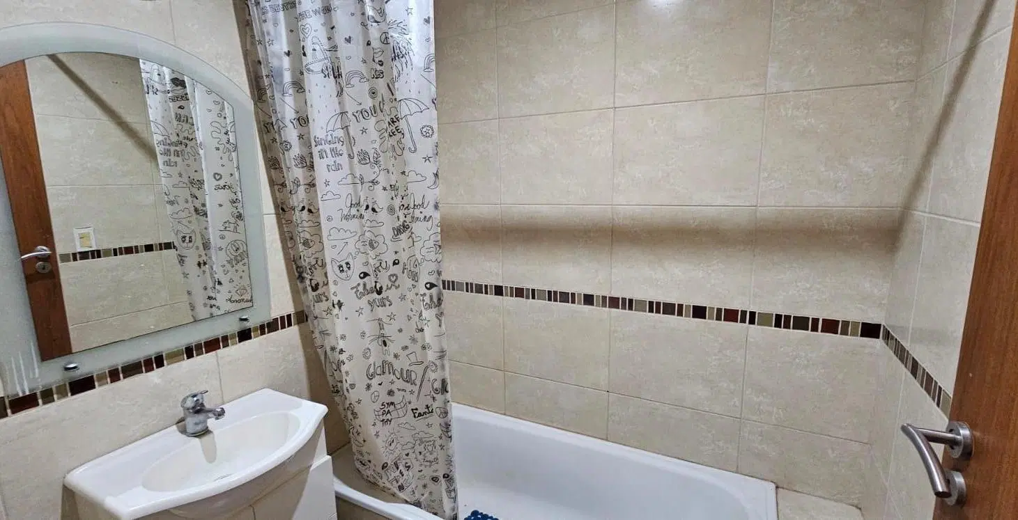 Departamento de 3 ambientes en alquiler en Las Cavas 5