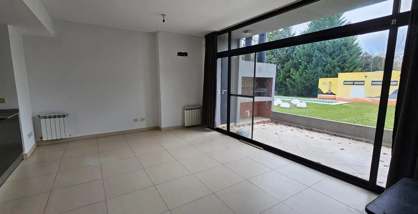 Departamento de 3 ambientes en alquiler en Las Cavas 4