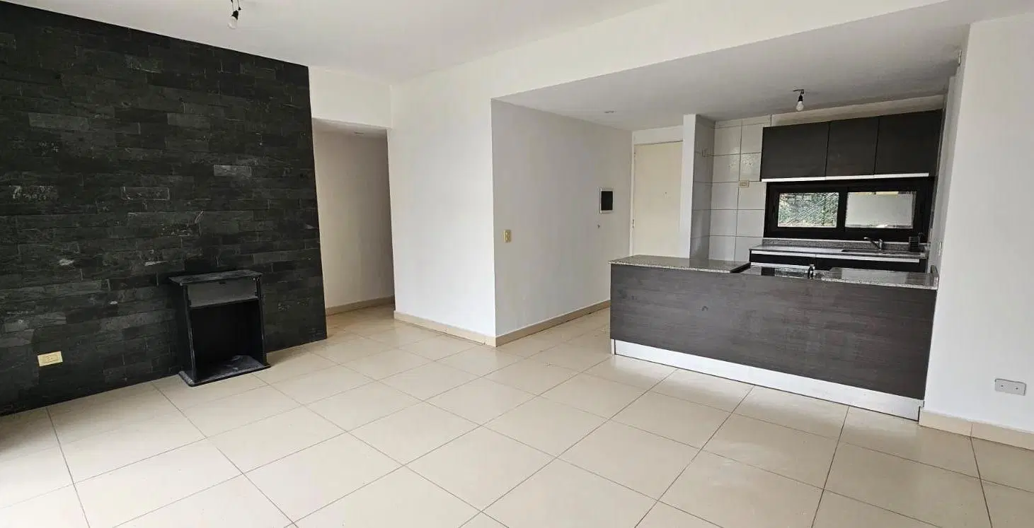 Departamento de 3 ambientes en alquiler en Las Cavas 3