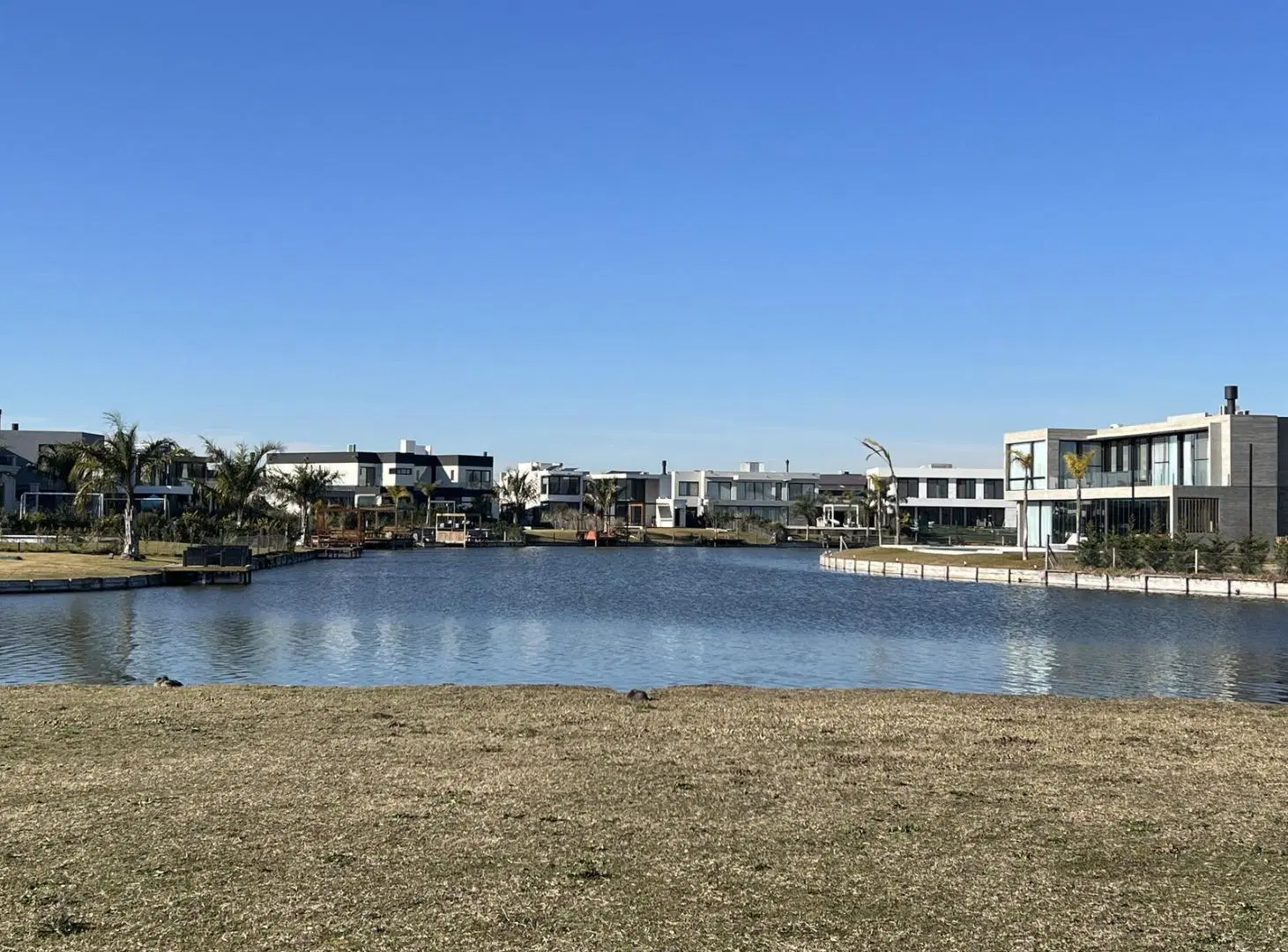 Terreno fondo laguna en venta en Terralagos Canning 5