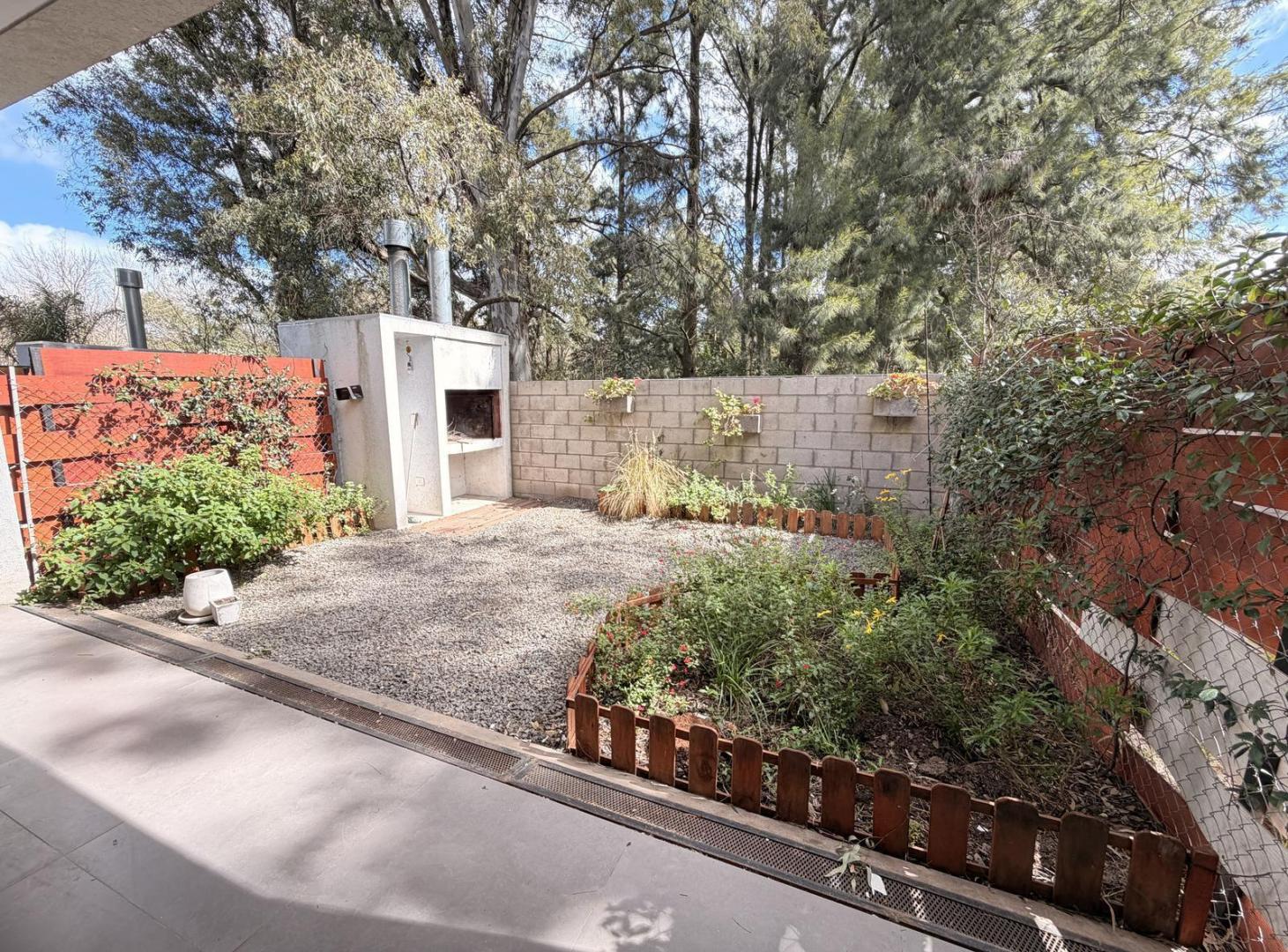 Foto de Alquiler departamento 3 amb con jardin en Sotavento Canning, imagen 3