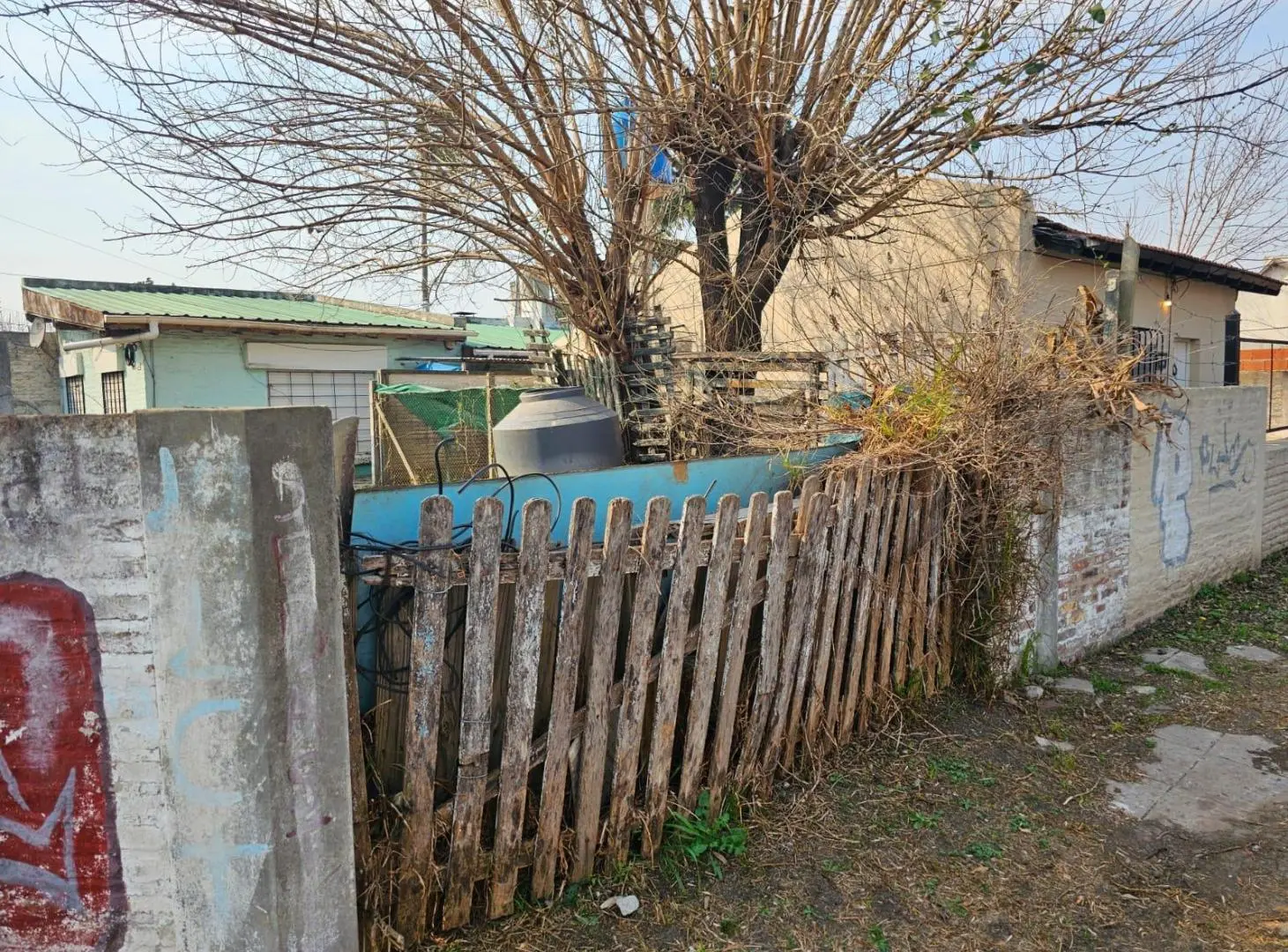 Lote con 2 casas construidas Multifamiliar Pilar Centro 4