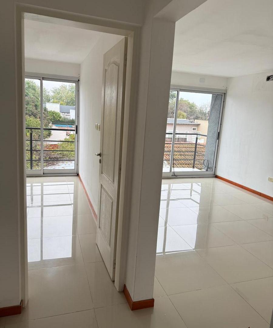 Departamento 2 ambientes Pilar 2 pisos por escalera con cochera apto credito