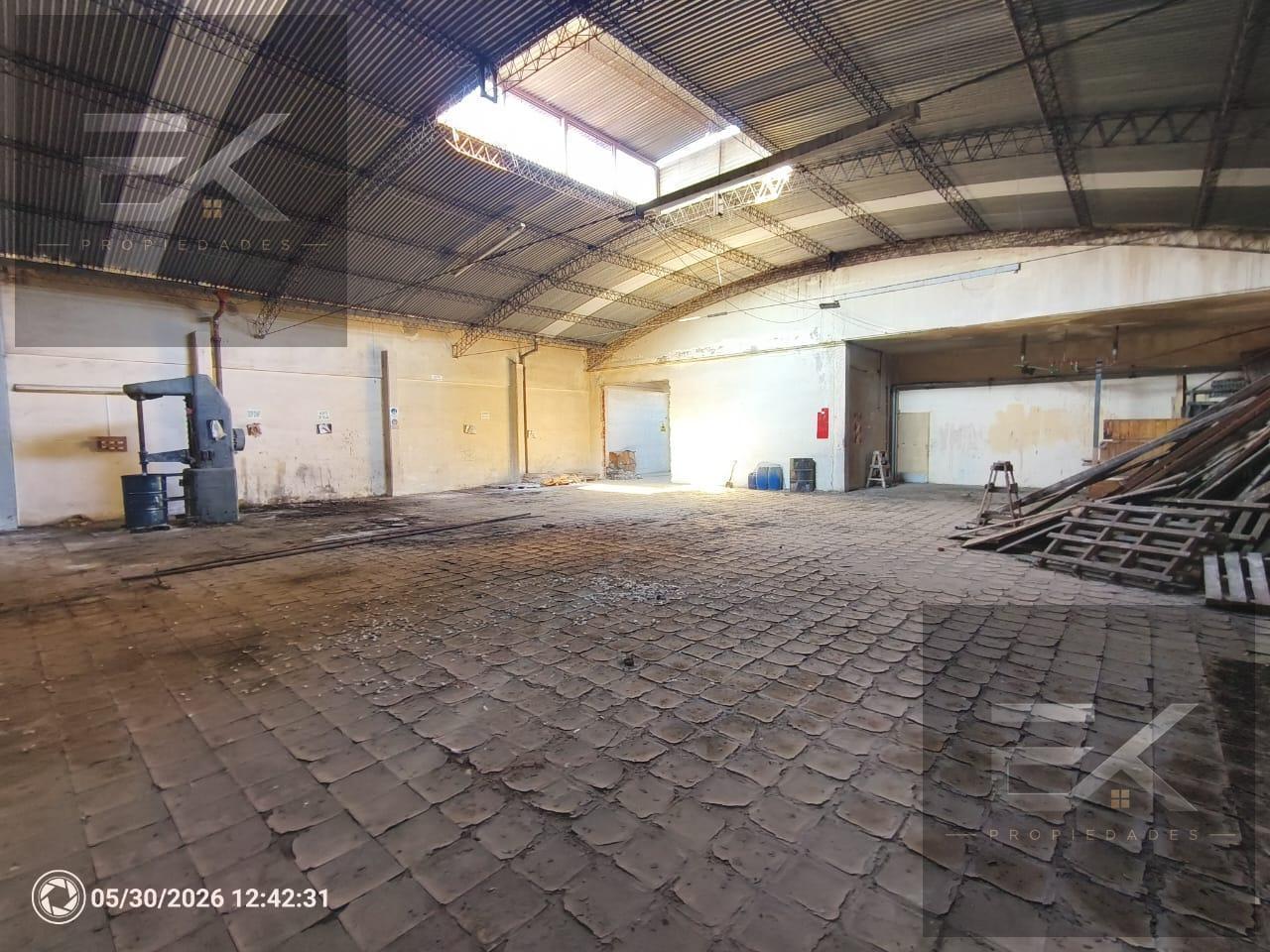 Foto de Nave industrial COMPLETA de 4500 mts2 en Alquiler en MONTE CASTRO, imagen 2