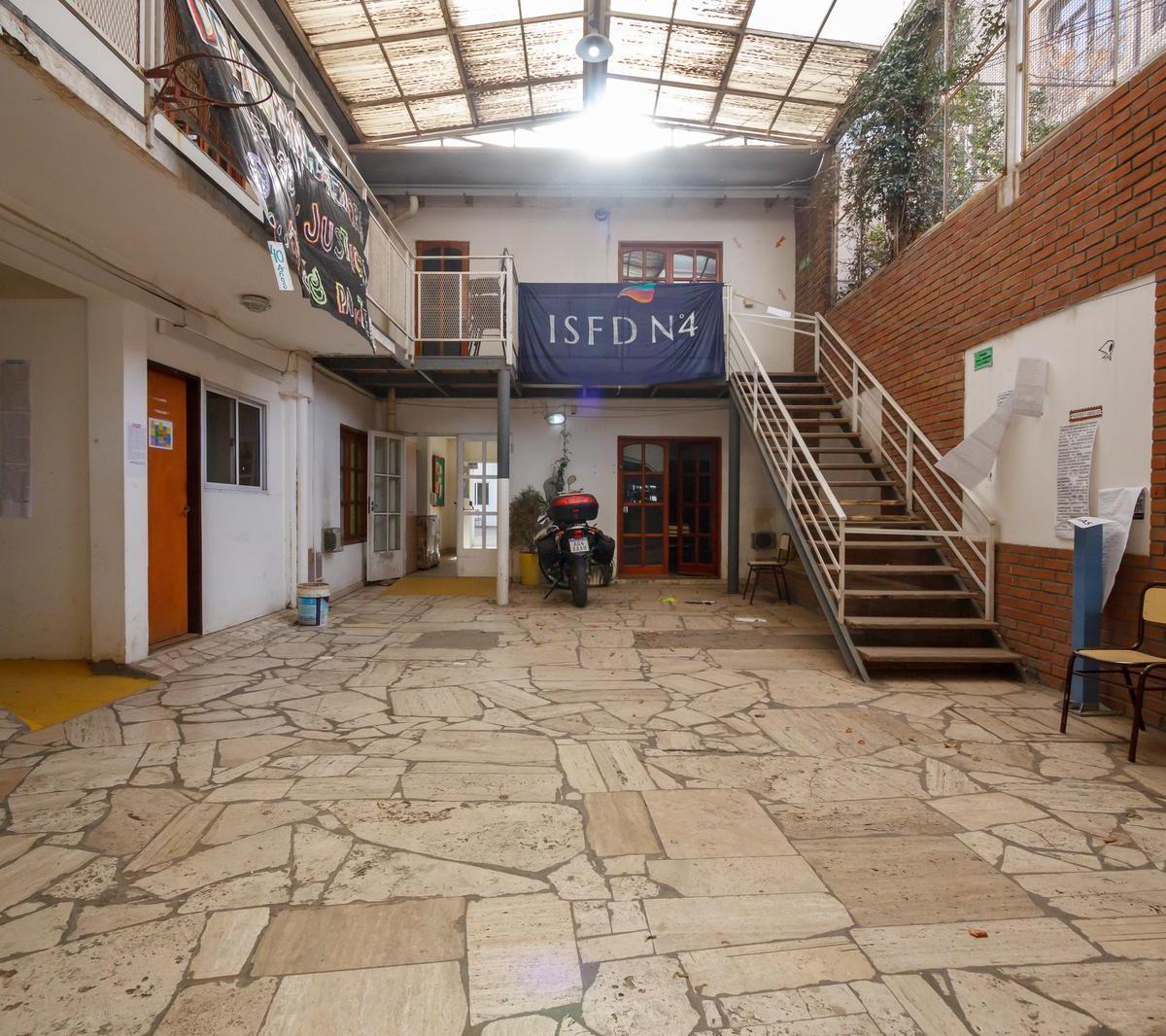 Edificio Comercial, 1200 m², Para Educación, Oficinas, Consultorios, Centro de Neuquén 1