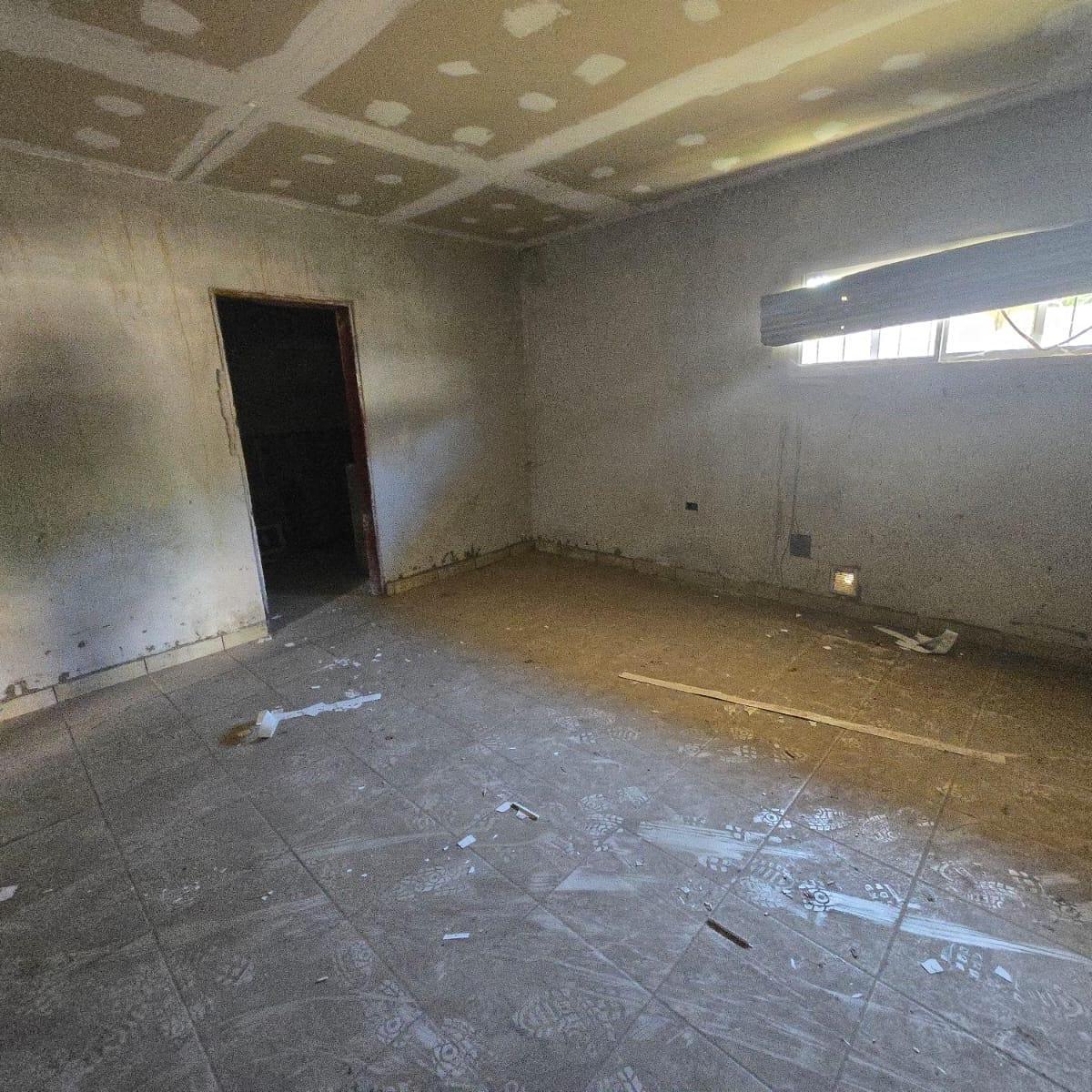 Local comercial con predio, a terminar en zona comercial, zobre ruta, Plottier.