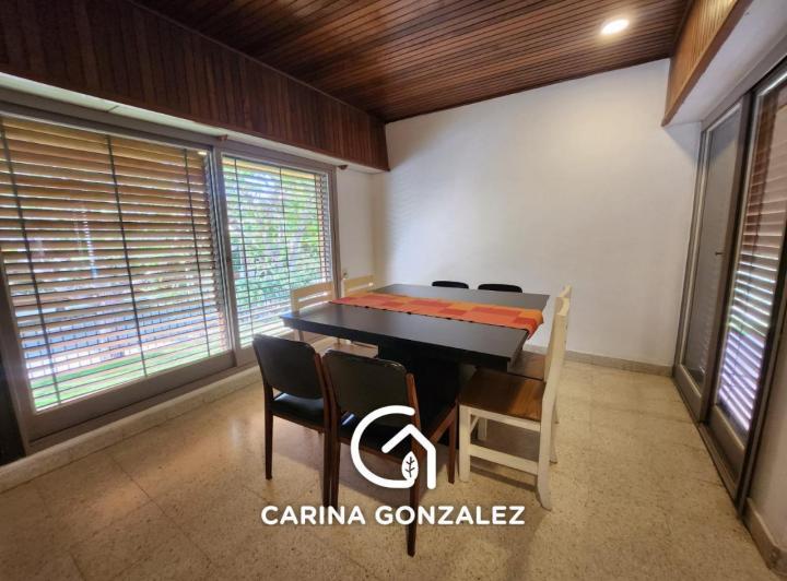 Casa 4 dormitorios 2 baños 2