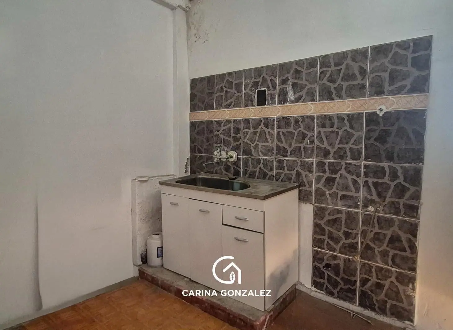 Oficina en Plottier 5