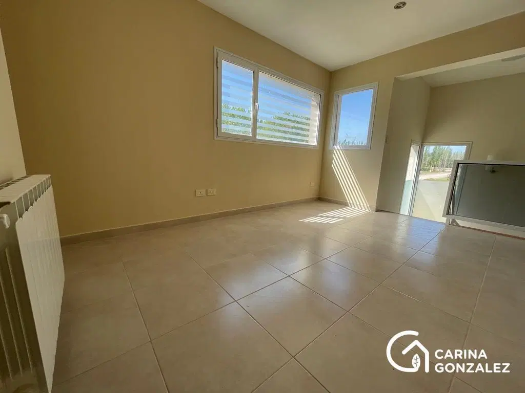 Venta de casa de 3 dormitorios en Plottier 3