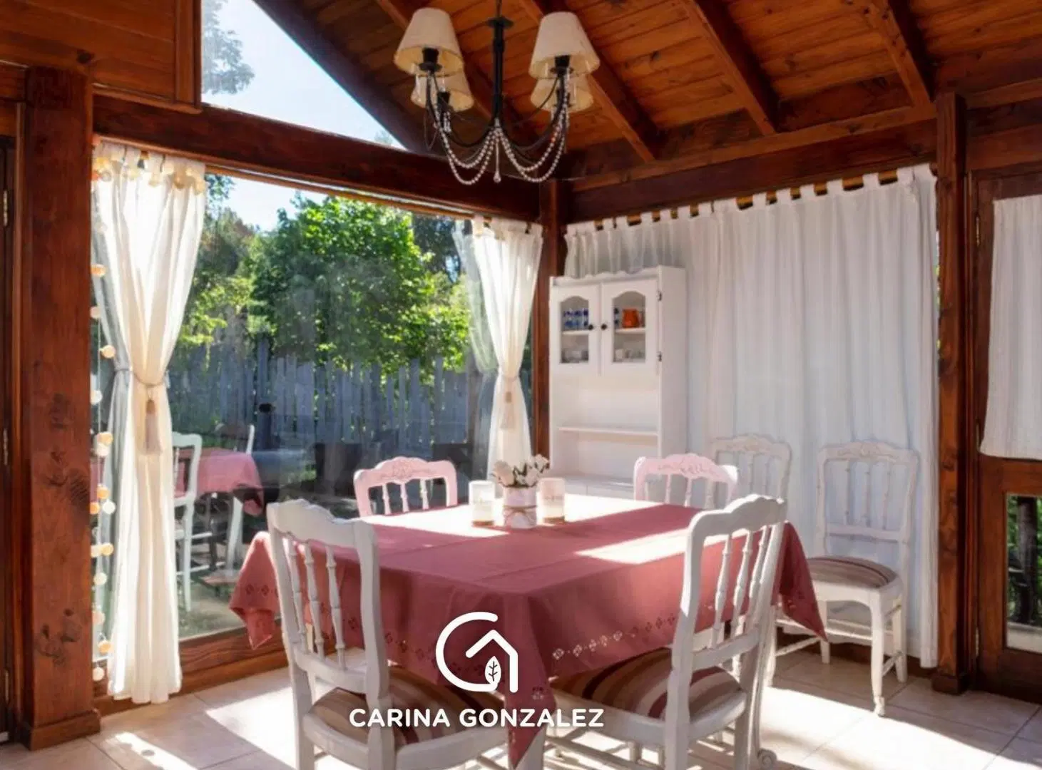 Venta Casa de 3 dormit. residencial o inversión turística, en Villa La Angostura - Neuquén 2