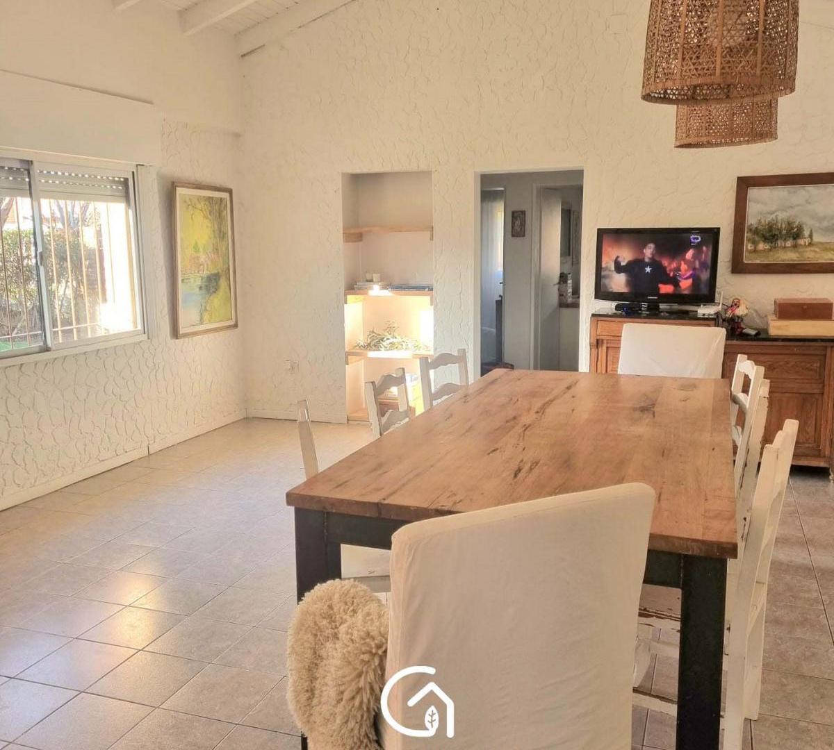 Venta casa en con PILETA Plottier