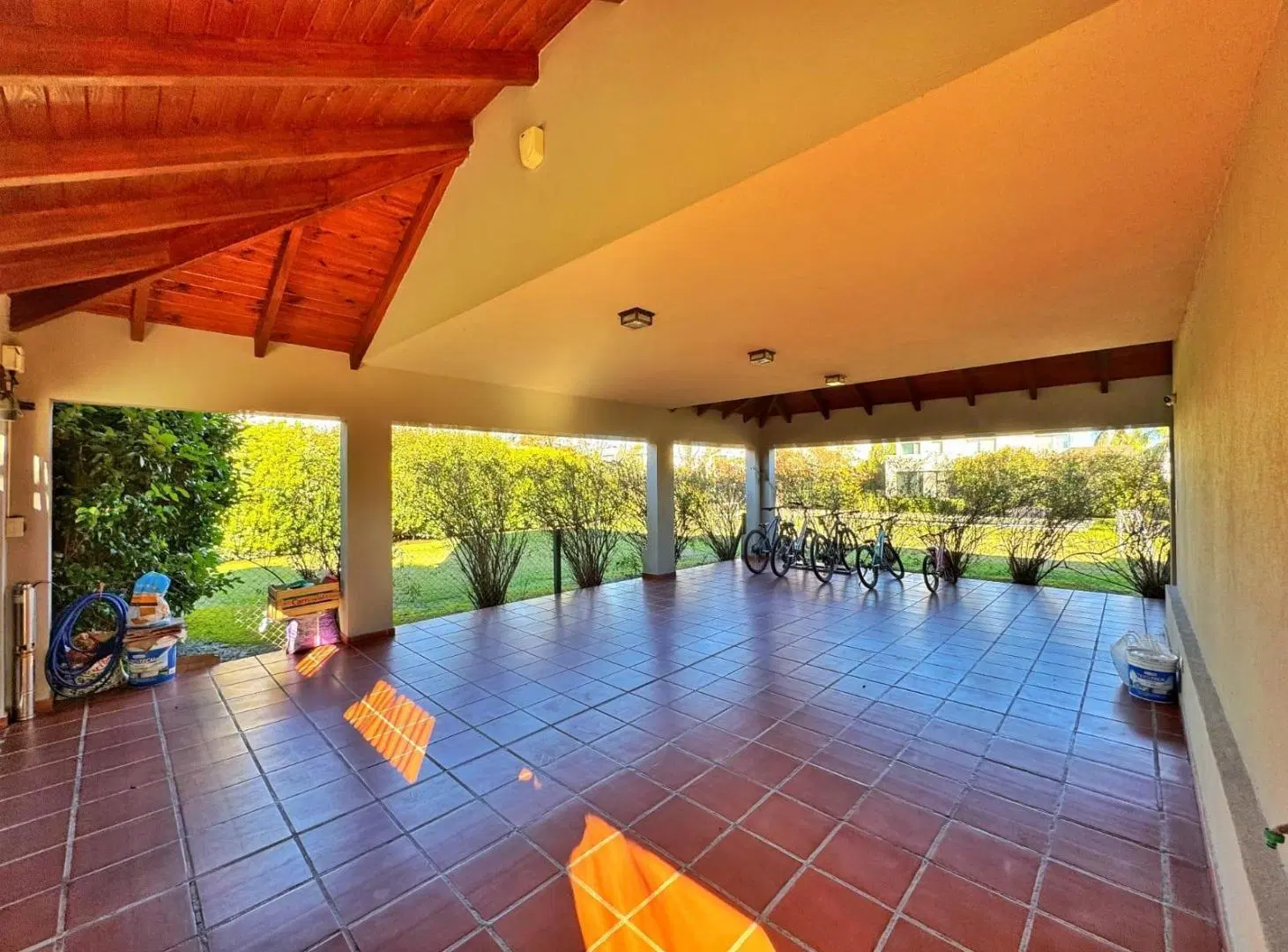 Exclusiva Residencia en Country Cadaqués (Funes Hills) | Terreno Único de 1.613 m² y Confort Premium 3