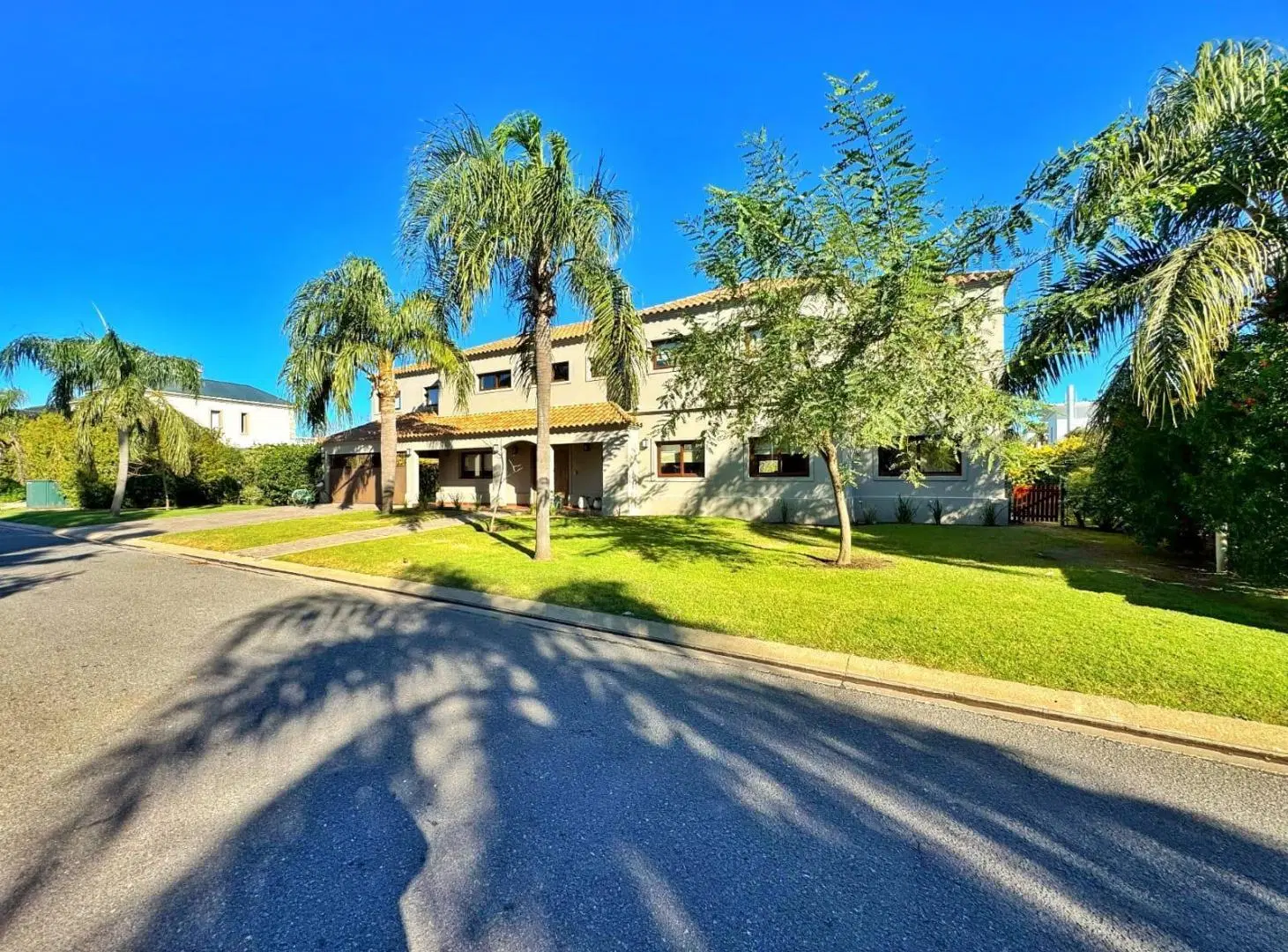 Exclusiva Residencia en Country Cadaqués (Funes Hills) | Terreno Único de 1.613 m² y Confort Premium 4