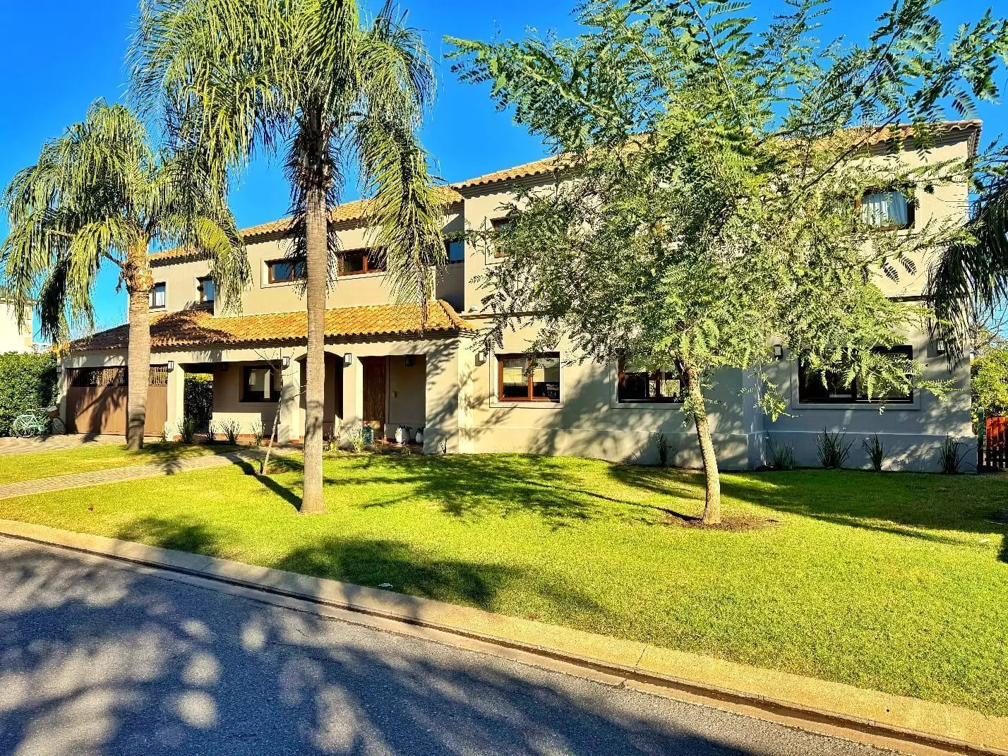 Exclusiva Residencia en Country Cadaqués (Funes Hills) | Terreno Único de 1.613 m² y Confort Premium 5