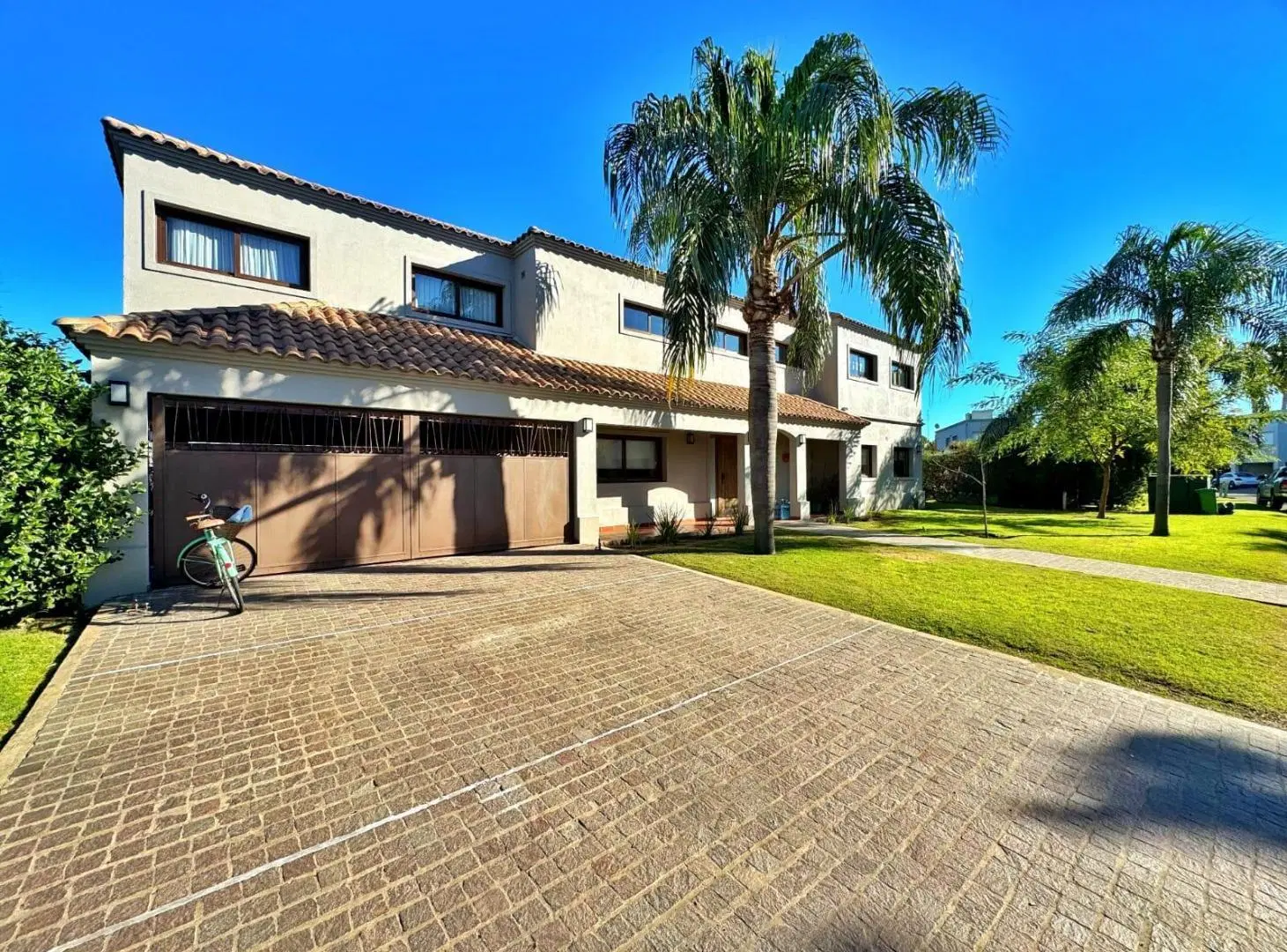 Exclusiva Residencia en Country Cadaqués (Funes Hills) | Terreno Único de 1.613 m² y Confort Premium 2