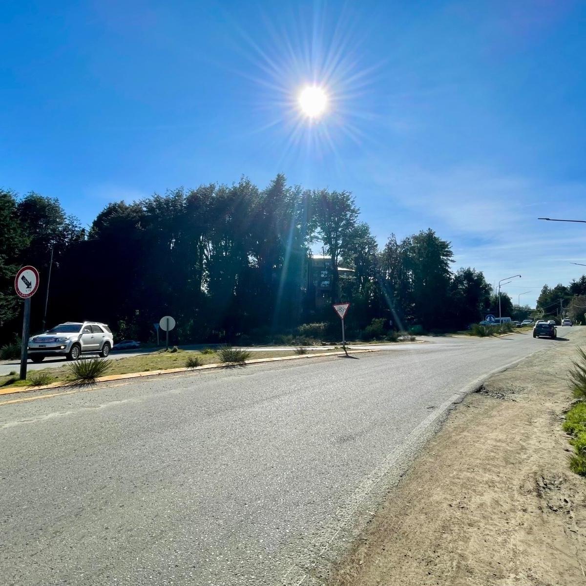 Excepcional Terreno en Venta de 4262 m² en Circuito Chico Km 18. Bariloche 2