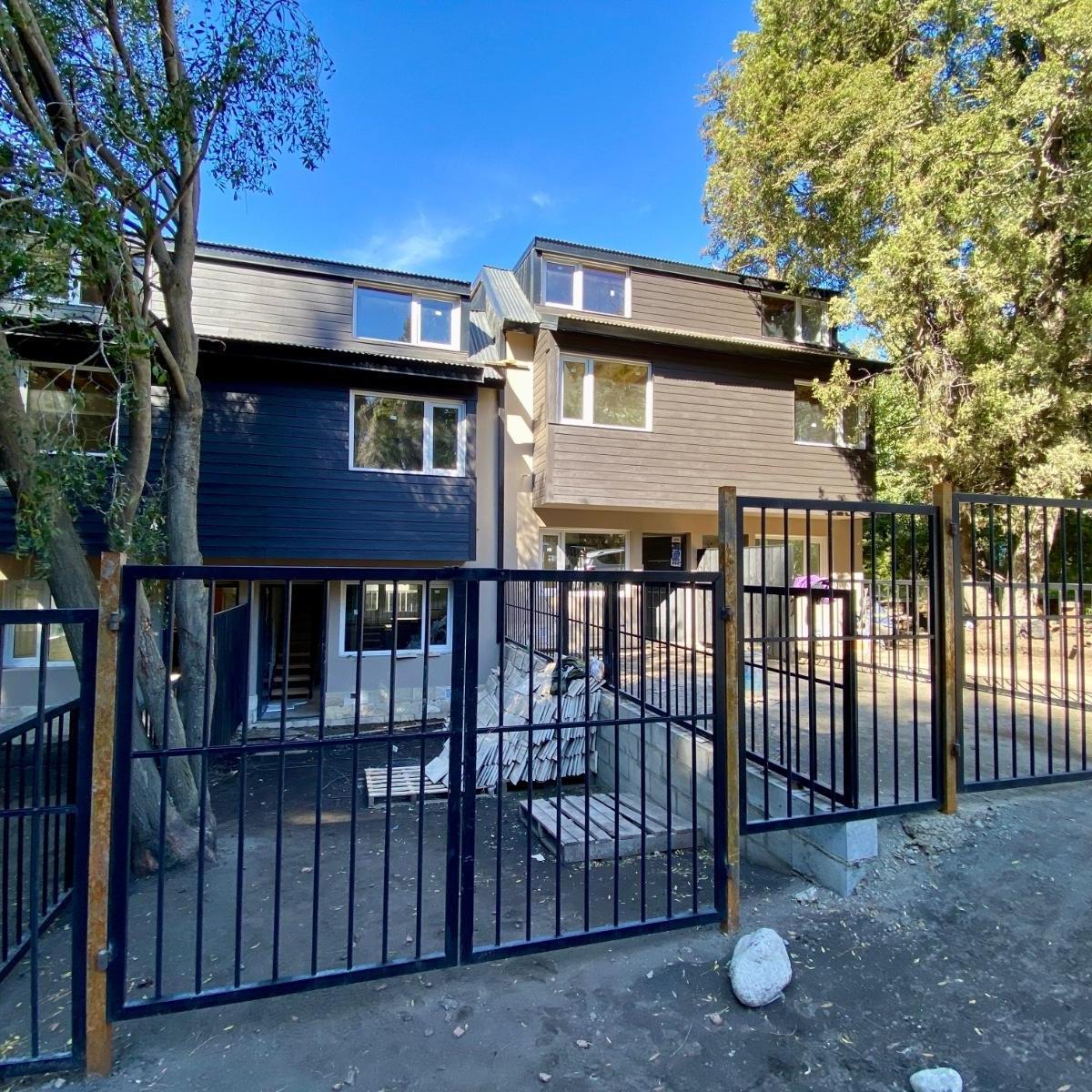 Casa PH en Venta a Estrenar. Barrio Las Margaritas. Bariloche 1