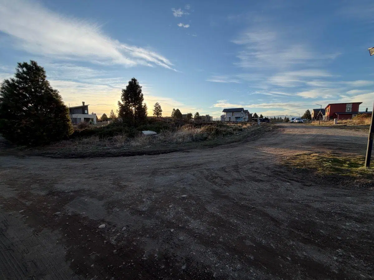 Terreno de 600 m2 en Venta en Solares del Este. Bariloche 3